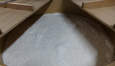 食に寄り添う食中酒
完全発酵の深い旨味